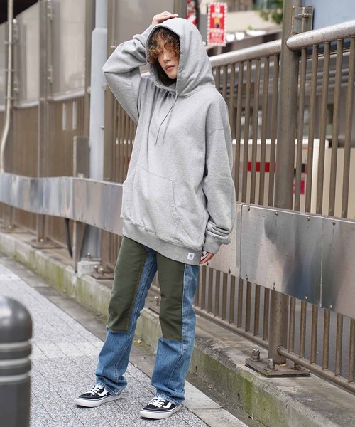 REIGNING CHAMP(レイニングチャンプ)の「REIGNING CHAMP RELAXED HOODIE - MIDWEIGHT TERRY(パーカー・メンズ・ライトグレー・LARGE/MEDIUM)」の5枚目の写真