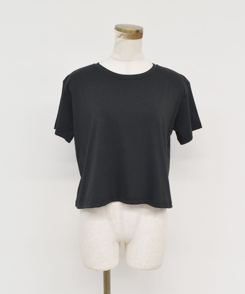 Reurie'(レウリィ)の「【ZOZO限定】バックスリットショートT / Tシャツ コンパクト プルオーバー バックデザイン シンプルトップス 白T 黒T 半袖 ショート丈 短丈 クロップド丈 ミニ丈 クルーネック 無地 ホワイト ブラック 白 黒(Tシャツ/カットソー・レディース・ベージュ/ホワイト/ブラック・FREE)」の11枚目の写真