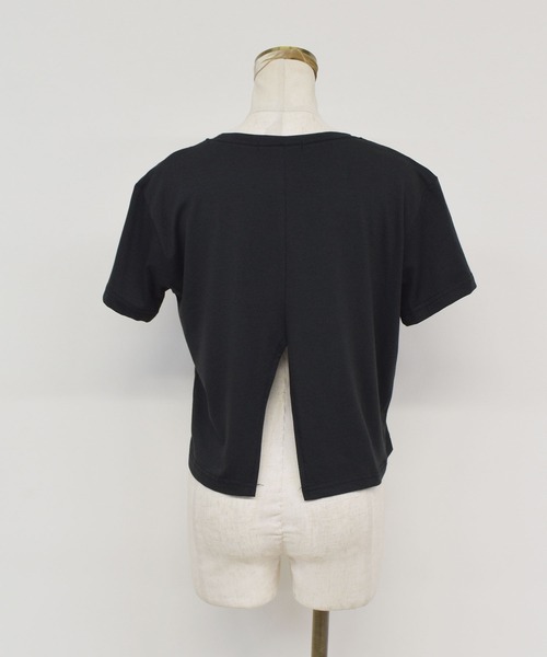 Reurie'(レウリィ)の「【ZOZO限定】バックスリットショートT / Tシャツ コンパクト プルオーバー バックデザイン シンプルトップス 白T 黒T 半袖 ショート丈 短丈 クロップド丈 ミニ丈 クルーネック 無地 ホワイト ブラック 白 黒(Tシャツ/カットソー・レディース・ベージュ/ホワイト/ブラック・FREE)」の13枚目の写真