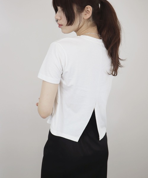 Reurie'(レウリィ)の「【ZOZO限定】バックスリットショートT / Tシャツ コンパクト プルオーバー バックデザイン シンプルトップス 白T 黒T 半袖 ショート丈 短丈 クロップド丈 ミニ丈 クルーネック 無地 ホワイト ブラック 白 黒(Tシャツ/カットソー・レディース・ベージュ/ホワイト/ブラック・FREE)」の14枚目の写真