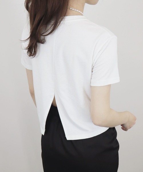 Reurie'(レウリィ)の「【ZOZO限定】バックスリットショートT / Tシャツ コンパクト プルオーバー バックデザイン シンプルトップス 白T 黒T 半袖 ショート丈 短丈 クロップド丈 ミニ丈 クルーネック 無地 ホワイト ブラック 白 黒(Tシャツ/カットソー・レディース・ベージュ/ホワイト/ブラック・FREE)」の16枚目の写真
