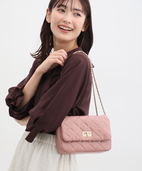 Honeys(ハニーズ)の「フラップショルダーバッグ(ショルダーバッグ・レディース・ベージュ/ブラック/スモークピンク/アイボリー/シルバー/ライトグレー/ブルー/レッド/ゴールド・FREE)」の6枚目の写真