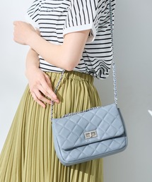 フラップショルダーバッグ