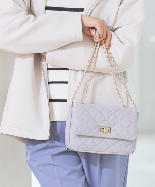 Honeys(ハニーズ)の「フラップショルダーバッグ(ショルダーバッグ・レディース・ベージュ/ブラック/スモークピンク/アイボリー/シルバー/ライトグレー/ブルー/レッド/ゴールド・FREE)」の3枚目の写真