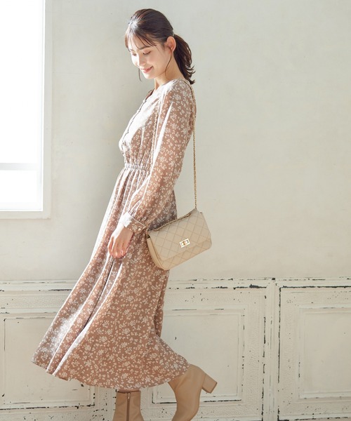 Honeys(ハニーズ)の「フラップショルダーバッグ(ショルダーバッグ・レディース・ベージュ/ブラック/スモークピンク/アイボリー/シルバー/ライトグレー/ブルー/レッド/ゴールド・FREE)」の17枚目の写真