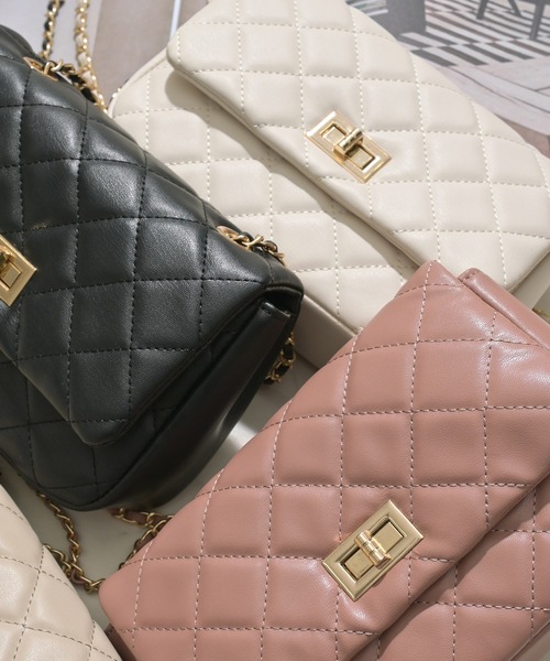 Honeys(ハニーズ)の「フラップショルダーバッグ(ショルダーバッグ・レディース・ベージュ/ブラック/スモークピンク/アイボリー/シルバー/ライトグレー/ブルー/レッド/ゴールド・FREE)」の12枚目の写真