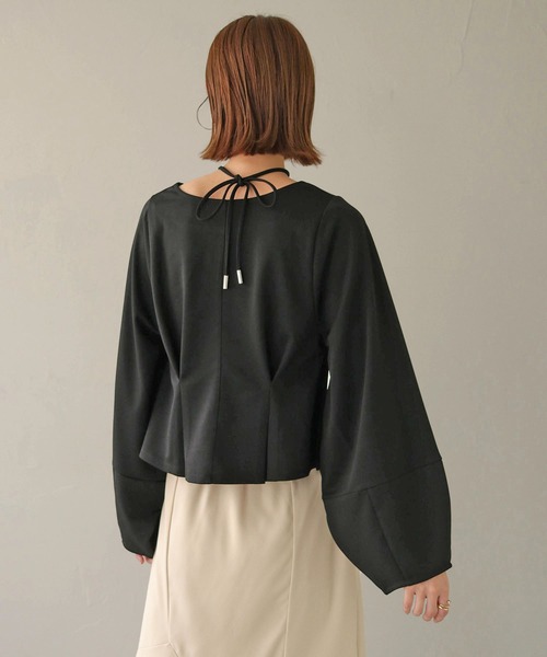 CLEIO（クレイオ）の「【CLEIO】ランタンスリーブペプラムプルオーバー（Tシャツ/カットソー・レディース・アイボリー/ブラック/ピンクベージュ・FREE）」の2枚目の写真