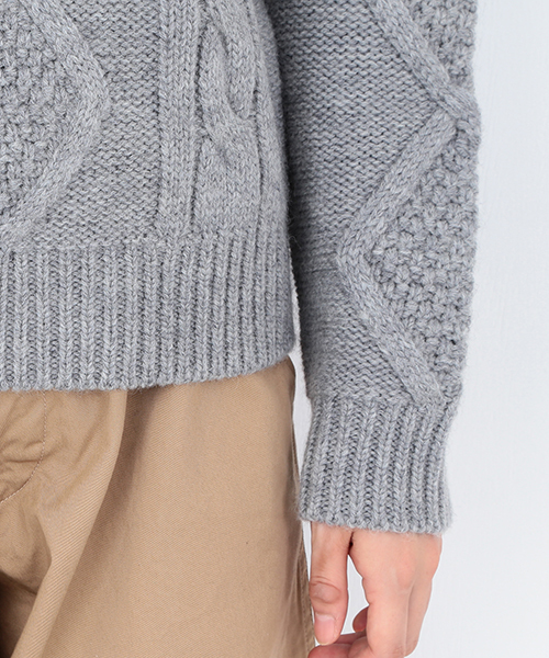 BEAMS BOY（ビームスボーイ）の「BEAMS BOY / 3ゲージ アランクルー（ニット/セーター・レディース・グレー/ナチュラル/ネイビー・ONE SIZE）」の9枚目の写真