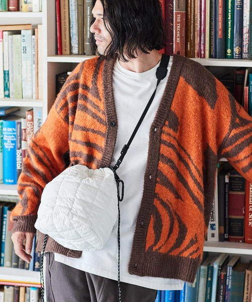 ADAM PATEK(アダムパテック)の「ADAMPATEK/square quilt mini drawstring bag/スクエアキルティングミニ巾着ショルダーバッグ(ショルダーバッグ・メンズ・ホワイト/ブラック/ブルー・フリー)」の12枚目の写真