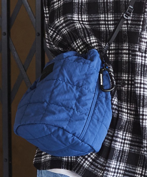 ADAM PATEK(アダムパテック)の「ADAMPATEK/square quilt mini drawstring bag/スクエアキルティングミニ巾着ショルダーバッグ(ショルダーバッグ・メンズ・ホワイト/ブラック/ブルー・フリー)」の13枚目の写真