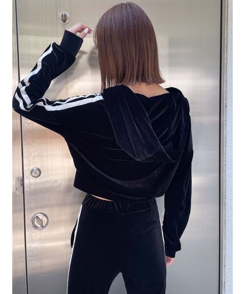 GYDA（ジェイダ）の「ベロアラインショートPK（カーディガン/ボレロ・レディース・ブラック/ベージュ・FREE）」の6枚目の写真