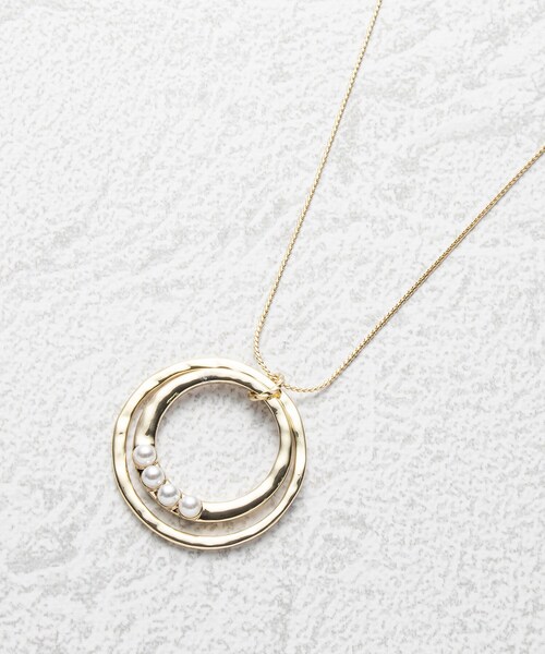 SHOO・LA・RUE（シューラルー）の「◆サークルプチフェイクパールネックレス（ネックレス・レディース・シルバー/ゴールド/ピンクゴールド・00）」の2枚目の写真