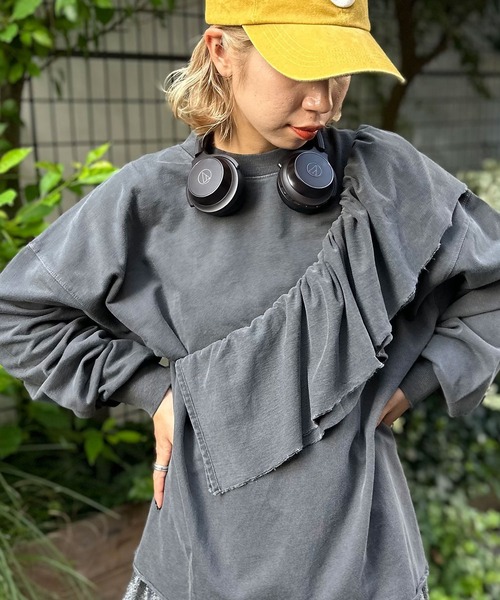 CIAOPANIC（チャオパニック）の「マルチウェイフリル付きピグメントオーバーサイズスウェット（スウェット・レディース・ライム/アイボリー/チャコールグレー・FREE）」の7枚目の写真