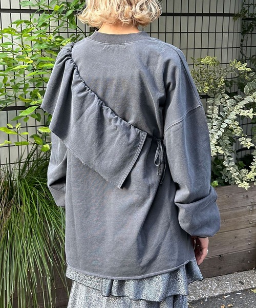 CIAOPANIC（チャオパニック）の「マルチウェイフリル付きピグメントオーバーサイズスウェット（スウェット・レディース・ライム/アイボリー/チャコールグレー・FREE）」の12枚目の写真