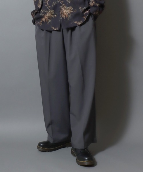 ANPAS（アンパス）の「2Tuck Wide Balloon Pants/センタープレス 2タック ワイドバルーンパンツ ワイドスラックス メンズ ボトムス（スラックス・メンズ・チャコール/モカ/アイボリー/ブラック/ホワイト・S/M/L/LL）」の4枚目の写真