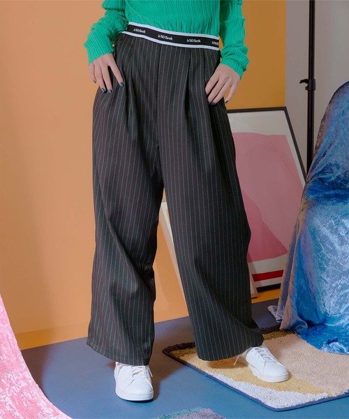 miette(ミエット)の「ピンストライプウエストロゴゴムタックパンツ(その他パンツ・レディース・ブラック/グレー・FREE)」の1枚目の写真