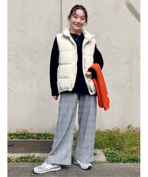 Right-on（ライトオン）の「【HONEYSUCKLE ROSE】キレイがつづくニット マシュマロタッチクルーニット（ニット/セーター・レディース・ブラック/オフホワイト・L/M）」の21枚目の写真