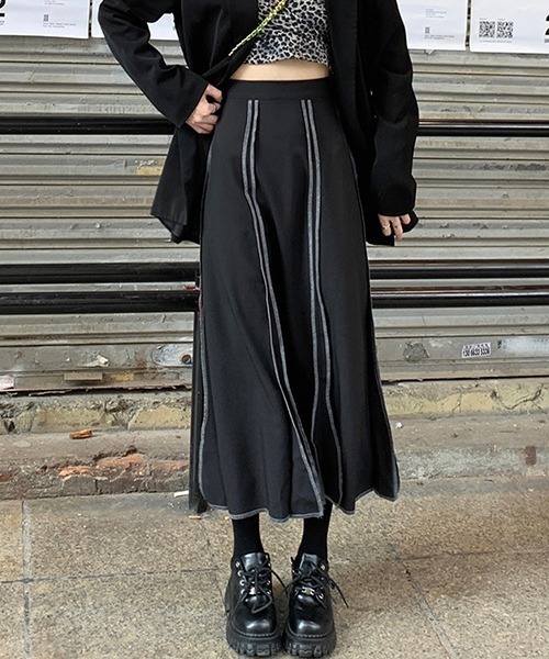 c.u.l（シーユーエル）の「ラインステッチ ロングスカート culw613（スカート・レディース・ブラック・M/L）」の4枚目の写真