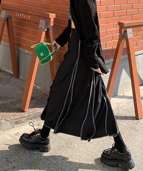 c.u.l（シーユーエル）の「ラインステッチ ロングスカート culw613（スカート・レディース・ブラック・M/L）」の9枚目の写真