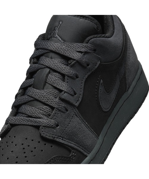 JORDAN BRAND（ジョーダンブランド）の「エア ジョーダン 1 LOW SE クラフト ジュニアシューズ / Air Jordan 1 Low SE Craft Big Kids' Shoes＜22.5-25cm 展開＞（スニーカー・キッズ・グレー系その他・23/23.5/24.5/24/22.5/25）」の7枚目の写真