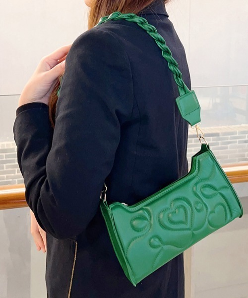 tolene(トレネ)の「フェイクレザーハートステッチショルダーバッグ(ショルダーバッグ・レディース・パープル/グリーン/ブラック/ホワイト・ONE SIZE)」の14枚目の写真