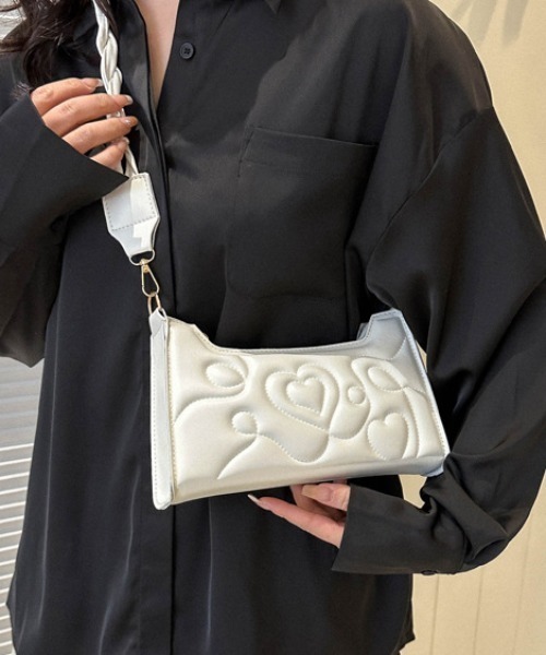 tolene(トレネ)の「フェイクレザーハートステッチショルダーバッグ(ショルダーバッグ・レディース・パープル/グリーン/ブラック/ホワイト・ONE SIZE)」の10枚目の写真