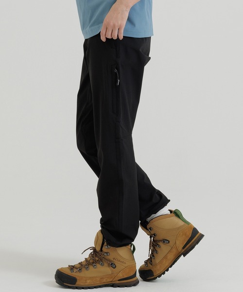 phenix outdoor(フェニックスアウトドア)の「phenix OUTDOOR(フェニックスアウトドア) レディース エクストラストレッチ リラクシングナイロンパンツ スタンダートシルエット アラートパンツ (撥水加工)(その他パンツ・レディース・ブラック/ベージュ/ネイビー/カーキ・SMALL/MEDIUM/LARGE)」の5枚目の写真