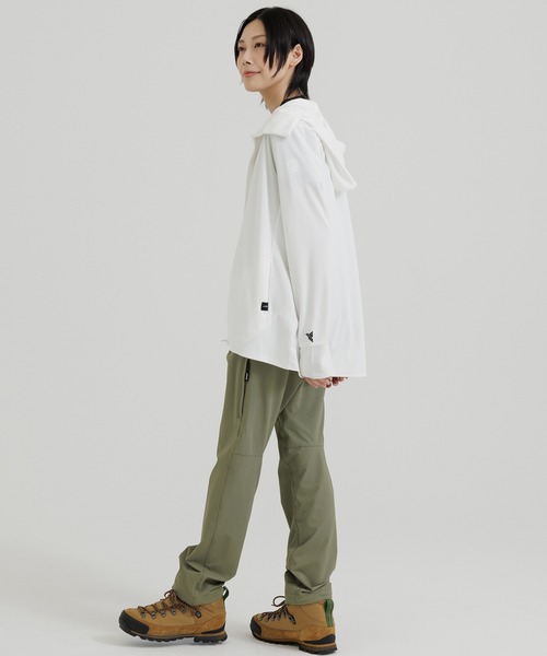 phenix outdoor(フェニックスアウトドア)の「phenix OUTDOOR(フェニックスアウトドア) レディース エクストラストレッチ リラクシングナイロンパンツ スタンダートシルエット アラートパンツ (撥水加工)(その他パンツ・レディース・ブラック/ベージュ/ネイビー/カーキ・SMALL/MEDIUM/LARGE)」の16枚目の写真
