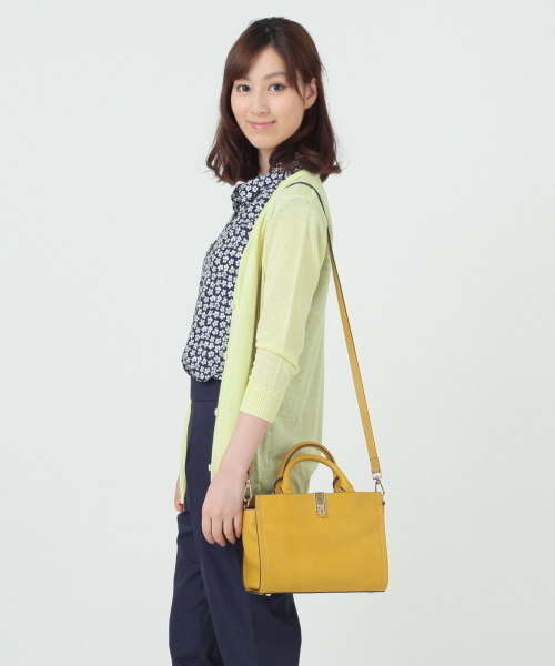 SAZABY（サザビー）の「LUX-01/ショルダー（ショルダーバッグ・レディース・ブラック/ベージュ系その他/ネイビー/イエロー/ベージュ/ダークブラウン/ワイン/キャメル/ライトグレー・FREE）」の7枚目の写真