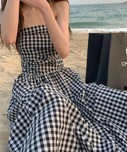 Twinkle;pm(トゥインクルピーエム)の「ギンガムチェックロングワンピース(ワンピース・レディース・ブラック×ホワイト・SMALL/MEDIUM/LARGE/X-LARGE)」の2枚目の写真