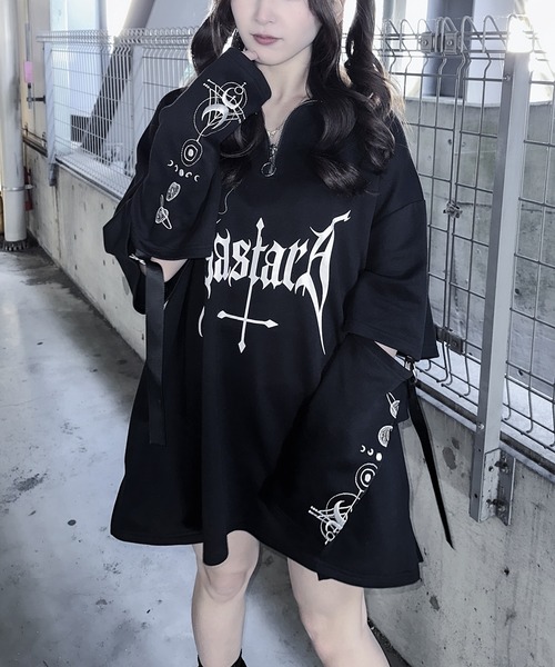 Revo.（レボ）の「袖取り外し 2way ハーフジップ ポンチ プルオーバー（Tシャツ/カットソー・レディース・ホワイト/ブラック/サックスブルー/ホワイト×ブラック/ブラック×ホワイト・M/L）」の3枚目の写真