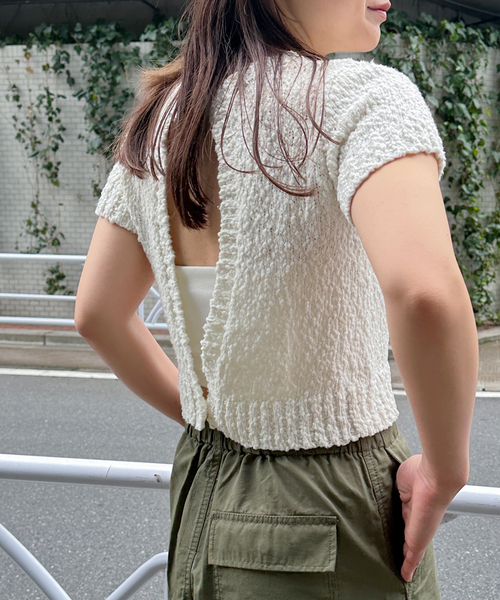 U by SPICK&SPAN(ユーバイスピックアンドスパン)の「コンパクトバックオープンニット(ニット/セーター・レディース・サックスブルー/ブラック/ホワイト・FREE)」の1枚目の写真