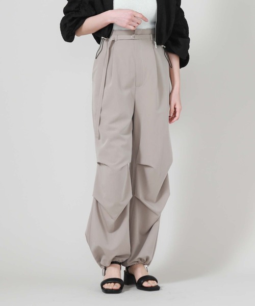 archives(アルシーヴ)の「H/Wタックパラシュートパンツ(カーゴパンツ・レディース・グレー/ブラック/アイボリー・MEDIUM)」の3枚目の写真