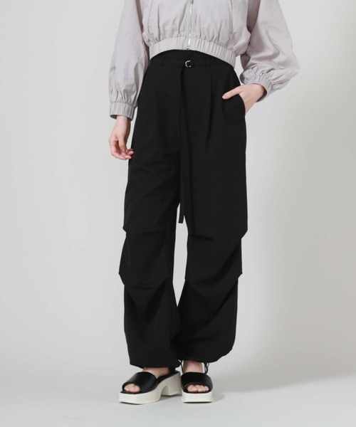 archives(アルシーヴ)の「H/Wタックパラシュートパンツ(カーゴパンツ・レディース・グレー/ブラック/アイボリー・MEDIUM)」の18枚目の写真