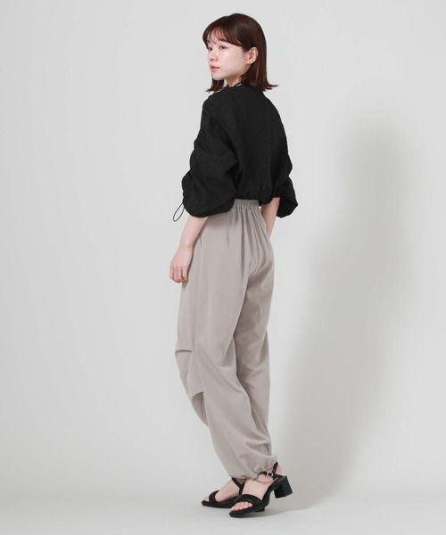 archives(アルシーヴ)の「H/Wタックパラシュートパンツ(カーゴパンツ・レディース・グレー/ブラック/アイボリー・MEDIUM)」の16枚目の写真