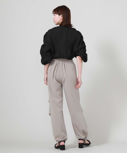 archives(アルシーヴ)の「H/Wタックパラシュートパンツ(カーゴパンツ・レディース・グレー/ブラック/アイボリー・MEDIUM)」の17枚目の写真