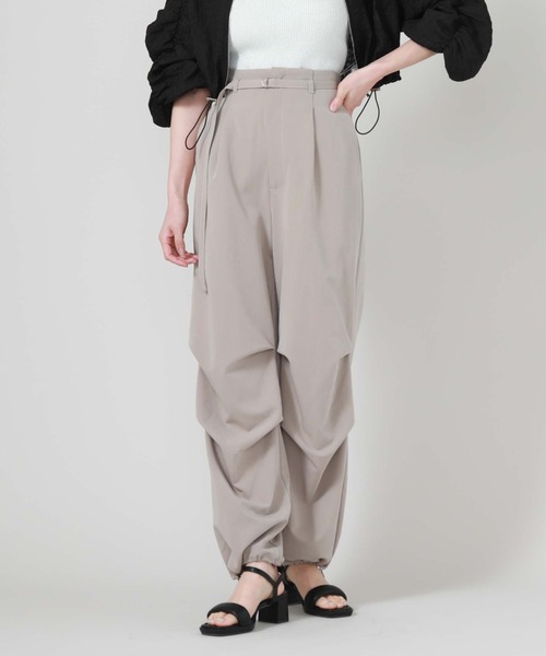 archives(アルシーヴ)の「H/Wタックパラシュートパンツ(カーゴパンツ・レディース・グレー/ブラック/アイボリー・MEDIUM)」の12枚目の写真