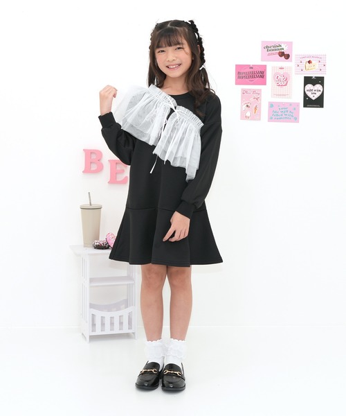 Bee des Bee（ビーデスビー）の「マルチウェイ ワンショルダーチュール付け襟 ビスチェ（付け襟・キッズ・ホワイト/チャコール・フリー）」の4枚目の写真