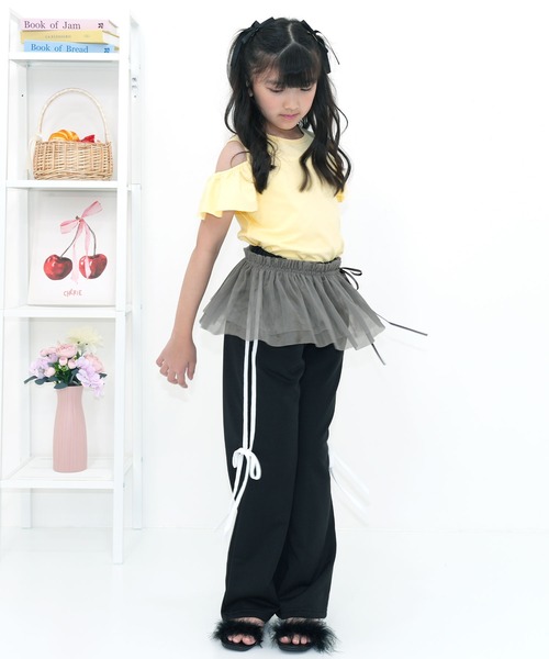 Bee des Bee（ビーデスビー）の「マルチウェイ ワンショルダーチュール付け襟 ビスチェ（付け襟・キッズ・ホワイト/チャコール・フリー）」の15枚目の写真