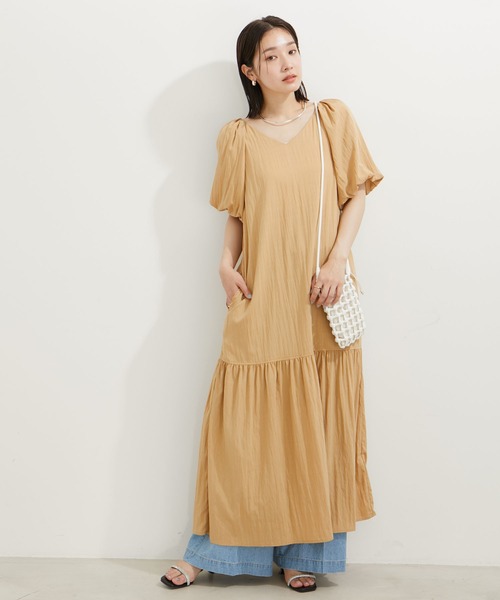 VIS(ビス)の「袖ボリューム裾ギャザーワンピース(ワンピース・レディース・ブラック/ベージュ系その他/オリーブ・FREE)」の1枚目の写真