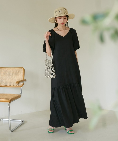 VIS(ビス)の「袖ボリューム裾ギャザーワンピース(ワンピース・レディース・ブラック/ベージュ系その他/オリーブ・FREE)」の4枚目の写真