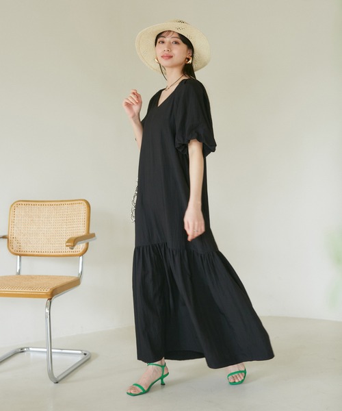 VIS(ビス)の「袖ボリューム裾ギャザーワンピース(ワンピース・レディース・ブラック/ベージュ系その他/オリーブ・FREE)」の6枚目の写真