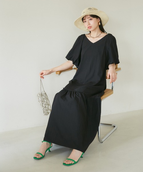 VIS(ビス)の「袖ボリューム裾ギャザーワンピース(ワンピース・レディース・ブラック/ベージュ系その他/オリーブ・FREE)」の11枚目の写真