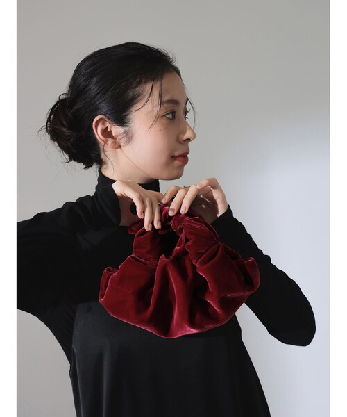 Demi-Luxe BEAMS(デミルクス ビームス)の「PAPYRUS × Demi-Luxe BEAMS / Candy Wrapper ベルベット ハンドバッグ M(トートバッグ・レディース・ブラック/レッド・ONE SIZE)」の3枚目の写真