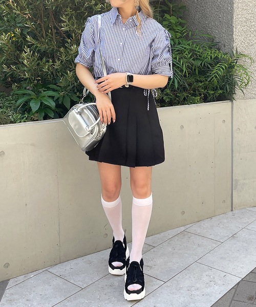 TORTE（トルテ）の「ドロストスリーブショートシャツ（シャツ/ブラウス・レディース・ブルー系その他/ダークブルー/ブラック系その他/グレー/ホワイト・FREE）」の4枚目の写真