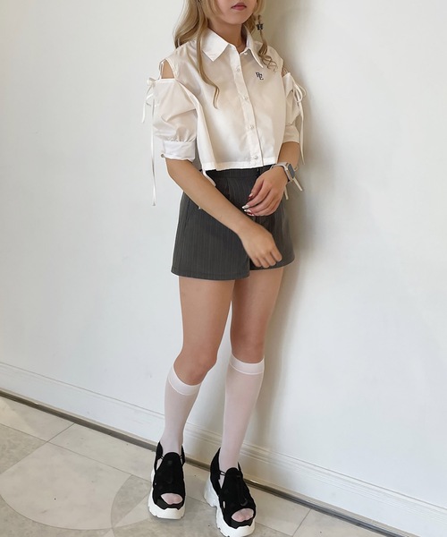 TORTE（トルテ）の「ドロストスリーブショートシャツ（シャツ/ブラウス・レディース・ブルー系その他/ダークブルー/ブラック系その他/グレー/ホワイト・FREE）」の8枚目の写真