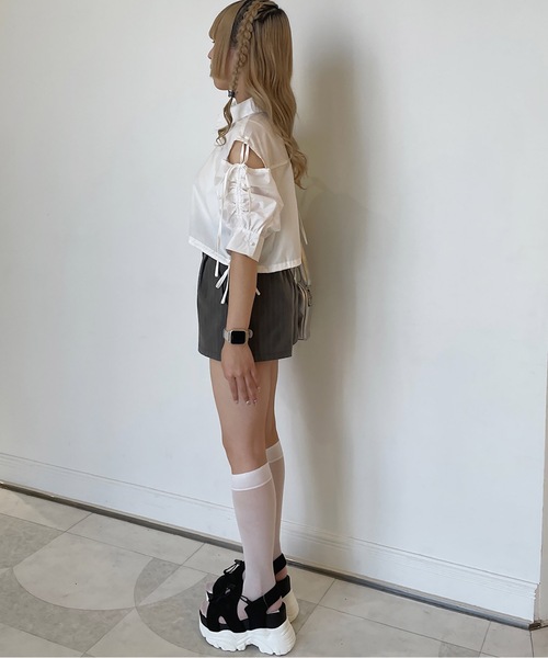 TORTE（トルテ）の「ドロストスリーブショートシャツ（シャツ/ブラウス・レディース・ブルー系その他/ダークブルー/ブラック系その他/グレー/ホワイト・FREE）」の10枚目の写真