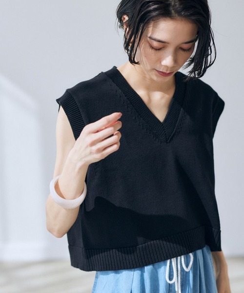 BARNYARDSTORM（バンヤードストーム）の「BARNYARDSTORM / コンパクトベスト /ハンドウォッシャブル（ニット/セーター・レディース・ブラック/ホワイト・1/0）」の5枚目の写真