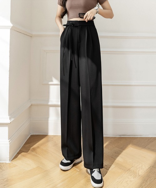 COCOMOMO（ココモモ）の「スラッと綺麗みせ サイドリボン タック入り スラックスパンツ ストレート センタープレス（スラックス・レディース・アイボリー/ブラウン/ブラック・XL/L/M/S）」の11枚目の写真