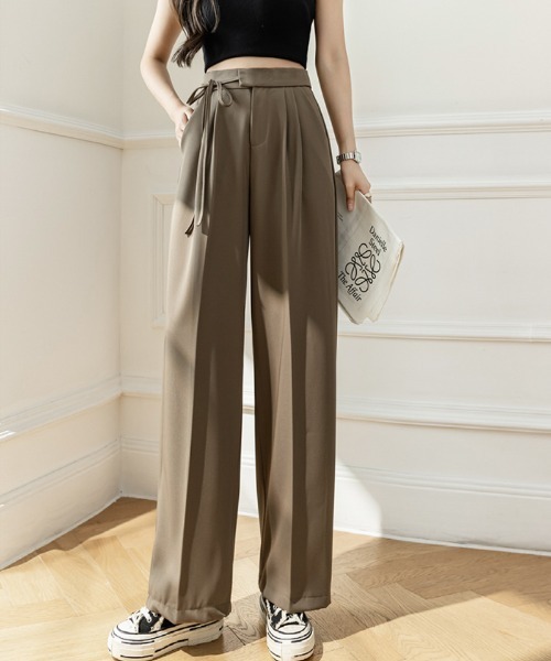 COCOMOMO（ココモモ）の「スラッと綺麗みせ サイドリボン タック入り スラックスパンツ ストレート センタープレス（スラックス・レディース・アイボリー/ブラウン/ブラック・XL/L/M/S）」の17枚目の写真